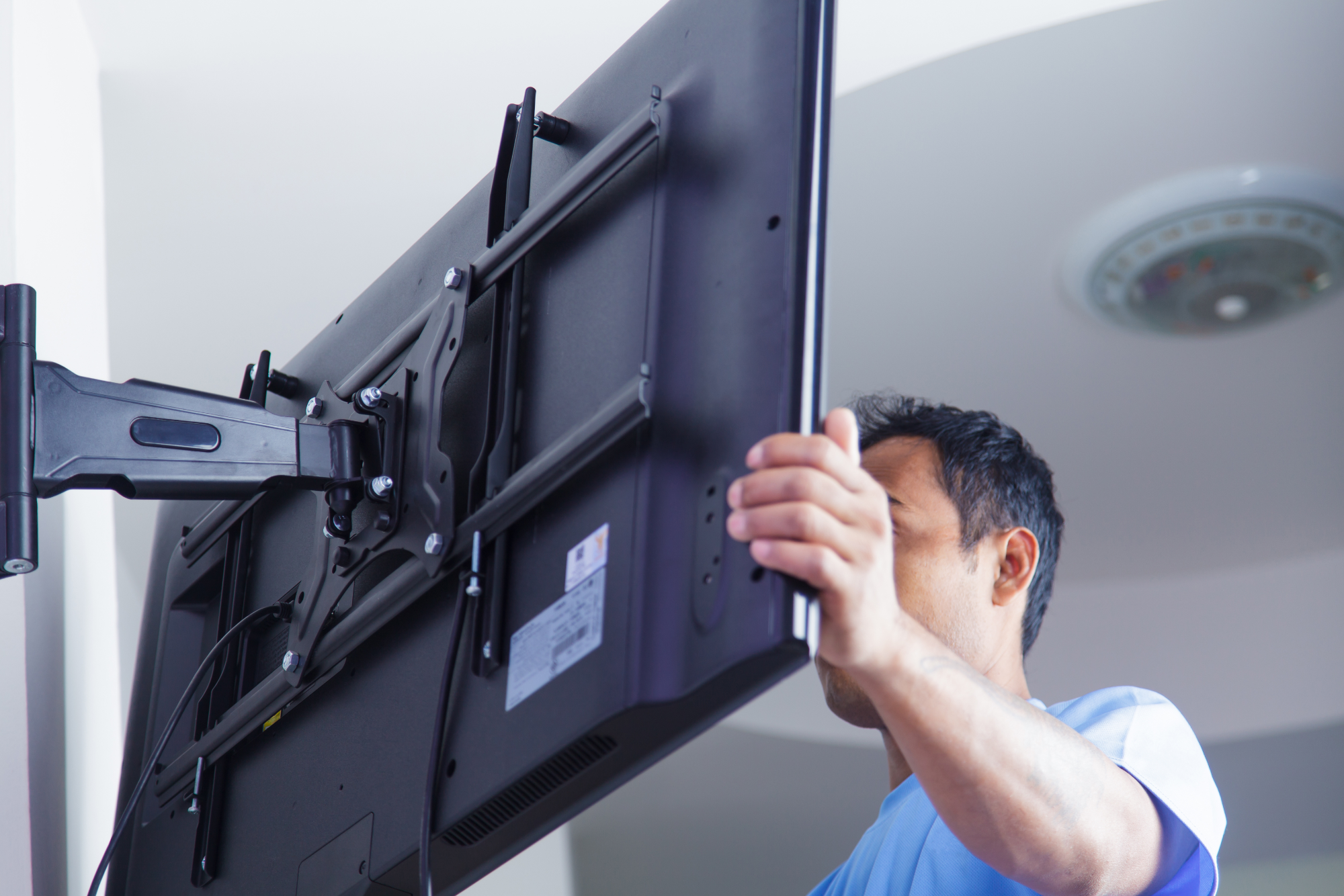 TV wall mounting costs explained: Factors that affect pricing